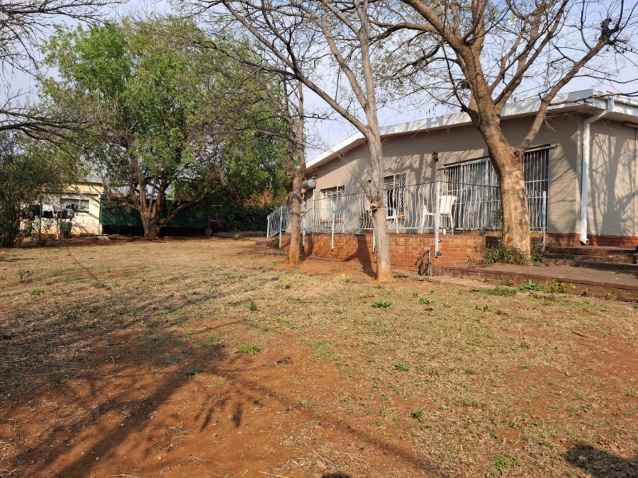 6 Bedroom Property for Sale in Uitsig Free State